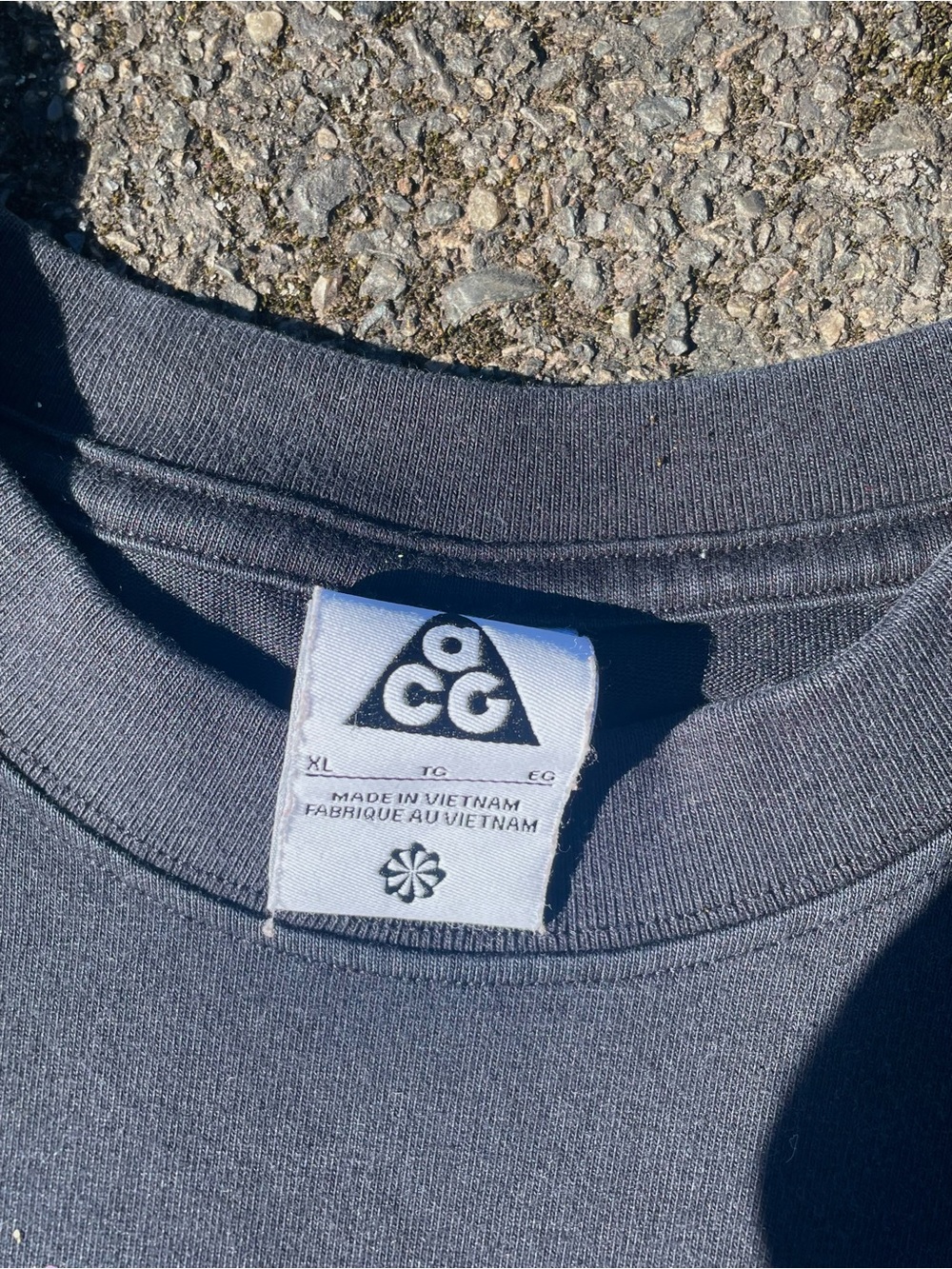 Nike ACG “Manhole” long sleeve Size XL - Picture 2 of 3